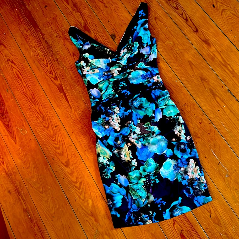 🌸 STUNNING LIKE NEW COCKTAIL DRESS 🌸